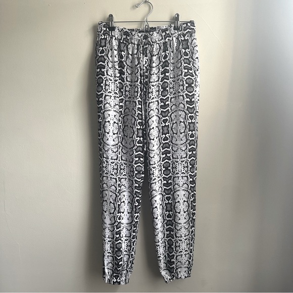 Express Snakeskin Print Pants Size Small - Picture 1 of 7